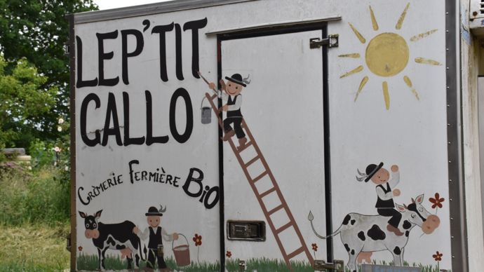 Le P’tit Gallo, c’est le nom de l’épicerie de la ferme de la Janaie, à Montreuil-le-Gast, dans l’Ille-et-Vilaine. © R. Aries/GFA